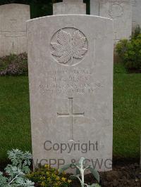 Etaples Military Cemetery - Olsen, O G